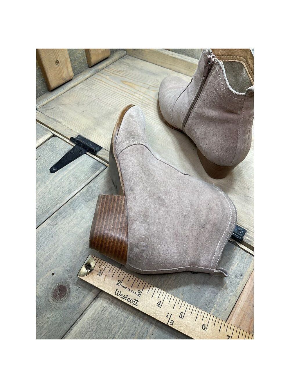 Anthropologie Light Beige Suede Booties for Fall EU 40 US9 few light marks - Picture 6 of 9